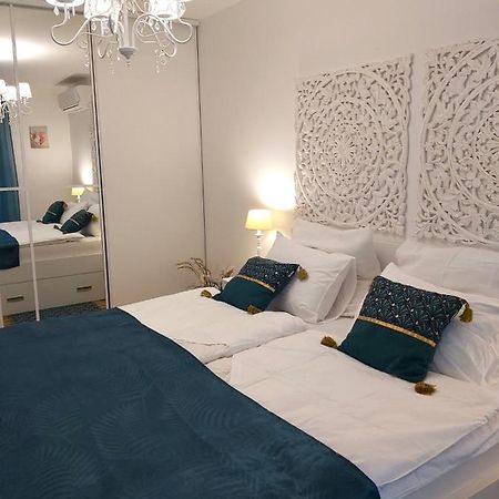 Beachfront Fontana 20 부드바 외부 사진