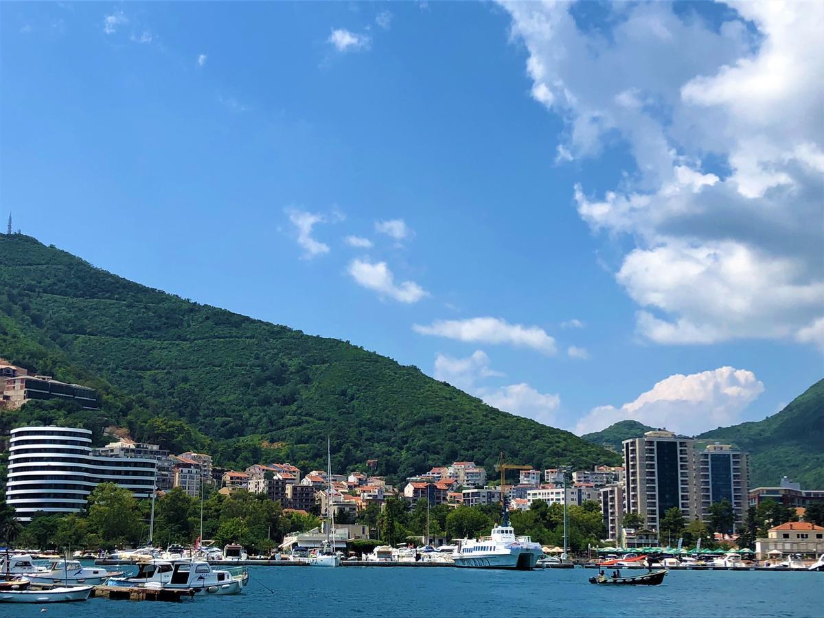 Beachfront Fontana 20 부드바 외부 사진